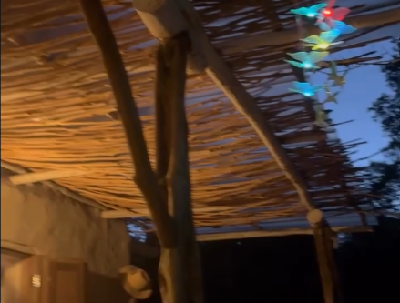 Detalhe do teto trançado na varanda